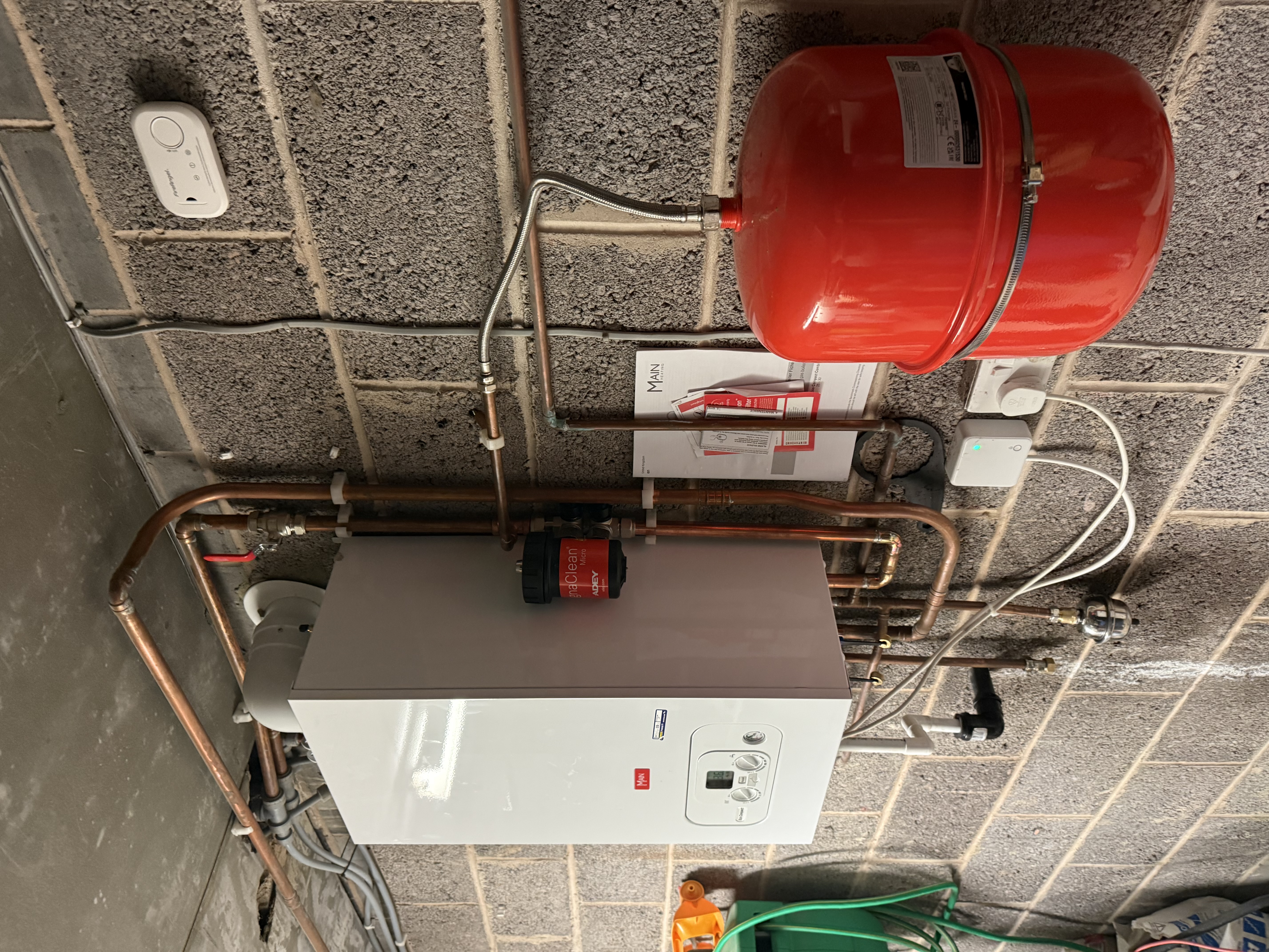 Heating system and expansion vessel